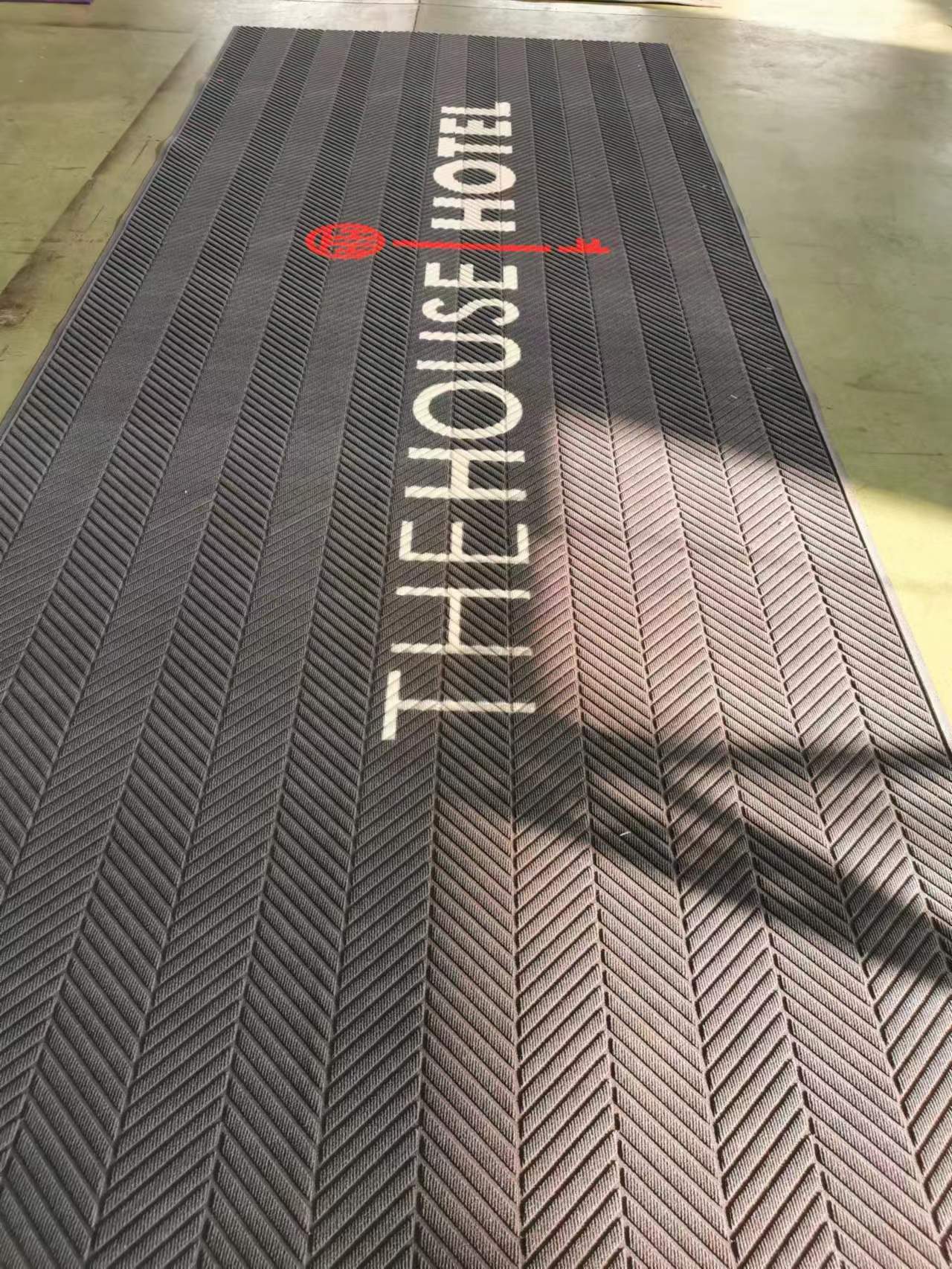 Printed Double Arrow Custom Logo Mats